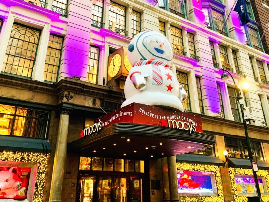 ニューヨーク　クリスマス映画のロケ地巡り＆ホリデーシーズンのライトアップ鑑賞ツアー ＜11～1月／英語ガイド＞