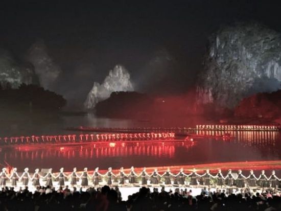 広州発－筏で遊ぶ、パノラマ桂林・陽朔1泊2日＜日本語ガイド / 食事付き / 1名催行＞