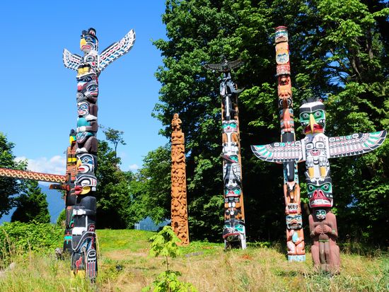 Canada_British Columbia_Vancouver_Stanley Park_Totems_shutterstock_90503575
