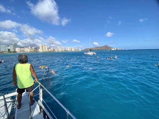 ウミガメシュノーケリング・クルーズ　ワイキキ沖　最大4名様までの少人数制！＜水中写真付き／日本語インストラクター／ケワロ湾発＞