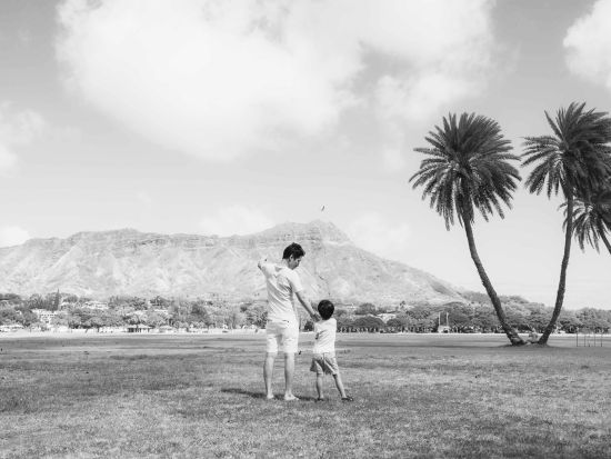 ハワイ　家族写真　ハワイならではの大自然をバックに、経験豊富なプロカメラマンが出張撮影＜カピオラニ公園＞