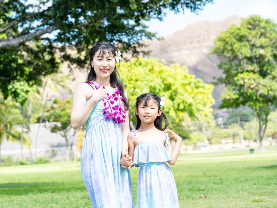 ハワイ　家族写真　ハワイならではの大自然をバックに、経験豊富なプロカメラマンが出張撮影＜カピオラニ公園＞