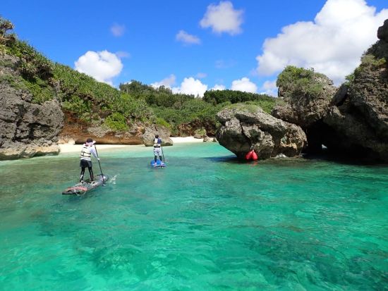 SUP+シュノーケリングツアー  地元出身ガイドならではのおすすめのポイントで絶景や生き物との水遊びを楽しもう＜3時間半／5歳～60歳／宮古島＞