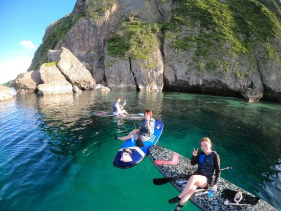 SUP+シュノーケリングツアー  地元出身ガイドならではのおすすめのポイントで絶景や生き物との水遊びを楽しもう＜3時間半／5歳～60歳／宮古島＞