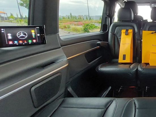 【空港送迎】シャルル・ド・ゴール空港 ⇔ パリ市内 ＜貸切／英語ドライバー＞