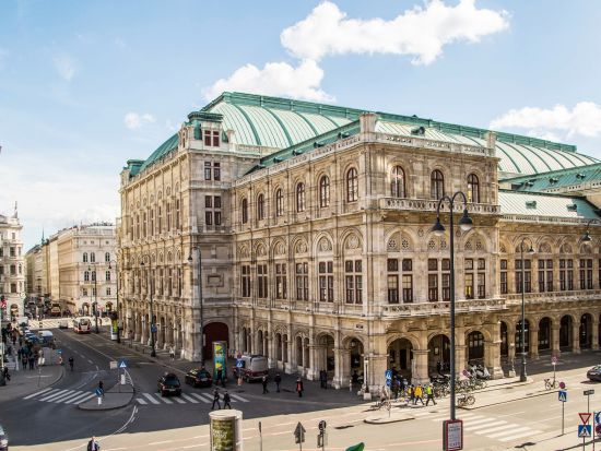 ウィーン旧市街 半日観光　ローカル気分でウォーキングツアー ＜午前／2時間30分／日本語ガイド＞