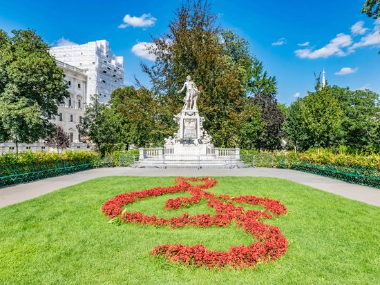 AdobeStock_384465695
