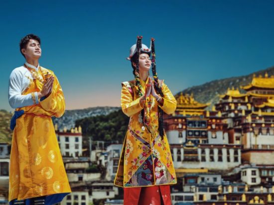 【上海発雲南への旅・3泊4日間】～麗江古城＋シャングリラ～上海からの往復航空券付・宿泊付・昼食付・専属日本語ガイドと専用車付・雲南観光名所網羅