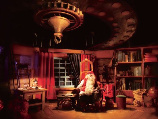 ラップランドで遊ぼう！サンタクロース村と犬ぞり＆トナカイぞり体験 ロヴァニエミのハイライトツアー＜昼食付き／11月～4月／英語＞