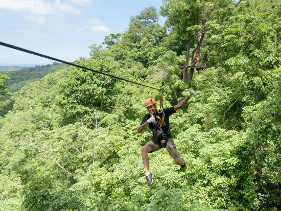 ロックビーチスウィング入場　海が見えるフォトジェニックスポットで写真を撮ろう☆象乗りやジップライン付きプランもご用意！＜ホテル送迎付き＞