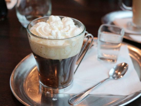 【プライベートツアー】観光馬車フィアカーと徒歩でめぐる ウィーン旧市街 半日貸切観光＜コーヒ又は紅茶付き／午前 or 午後／日本語ガイド＞by H.I.S.