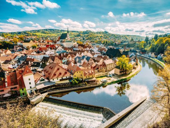 ウィーンからチェコへ！世界遺産チェスキークルムロフ 1泊2日宿泊ツアー＜朝食付／ウィーン発着＞by H.I.S.