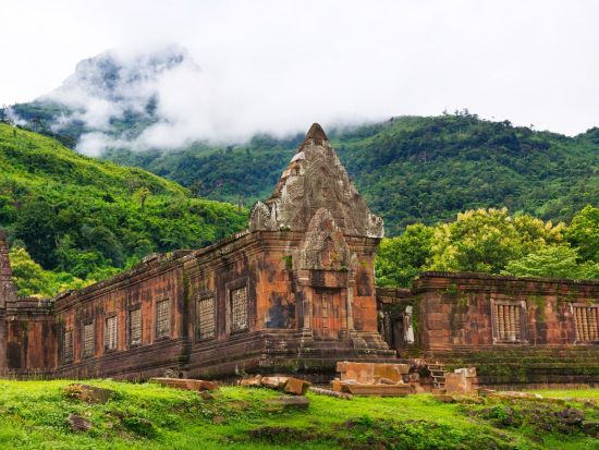 ラオス南部の定番スポットを1日で巡る！ 世界遺産ワットプー＋ナーシンダー遺跡＋ダオフアン市場＋友好橋など大満喫ツアー ＜終日／英語ガイド／昼食付／パクセー発＞