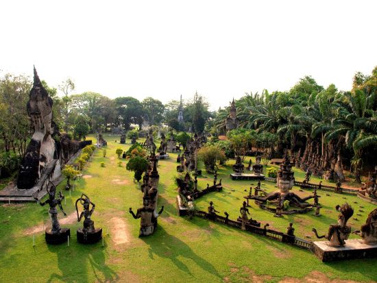 ビエンチャン市内貸切チャーターツアー ＜最大5名／8時間／英語ガイド＞