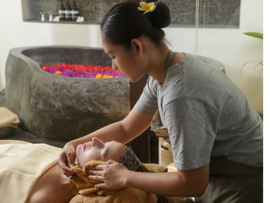 トゥラ ウェルネス「TULA Wellness by the Amala」自然派スパ！ホテル内のプールやシャワーも利用可能で帰国日にも◎＜スミニャック地区＞