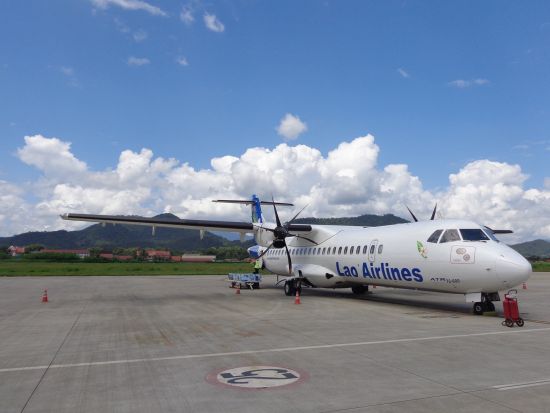 空港からホテル間の日本語ガイド付プライベート送迎サービス！ 旅のおすすめ情報を聞いたり楽々移動で快適な旅を ＜貸切／日本語ガイド／ルアンパバーン発＞