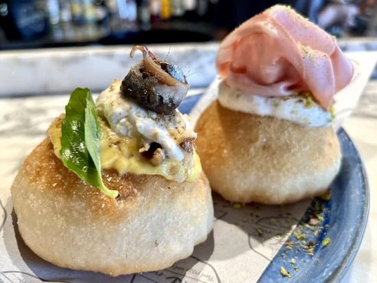 カムデンマーケット公式フードツアー　ガイド厳選の美味なるストリートフードを食べ歩き！多国籍料理と英国伝統料理が融合した豊かで楽しい食文化体験＜英語／約3時間＞