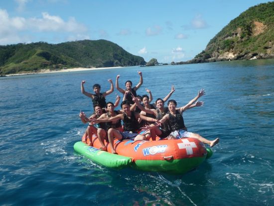 プライベートチャータークルーズ 家族や仲間たちと贅沢な時間を過ごす 最大50名まで乗船可能！チャータークルーズで優雅な沖縄旅＜半日／１日／那覇＞