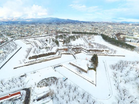 貸切観光タクシー 函館人気観光地トラピスチヌ修道院・五稜郭公園・金森倉庫群赤レンガ倉庫などをめぐる旅＜3時間／1～9名／函館市内ホテル・空港送迎可／函館市＞ 