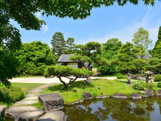 【英語バスツアー】姫路城・好古園+家老屋敷跡公園+有馬温泉+六甲山を巡る日帰り観光＜昼食付プランあり／大阪発／英語ガイド＞