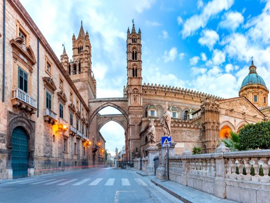 【ミラノ発着】3都市を周遊！シチリア3泊4日観光ツアー＜貸切／宿泊＆国内航空券込み＞by Max Harvest
