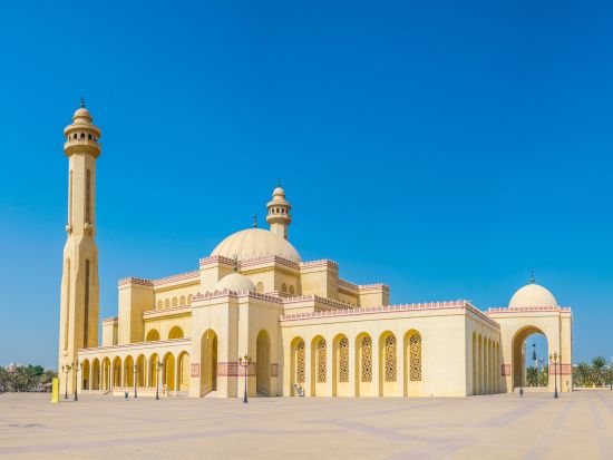 【1泊2日】バーレーン周遊ツアー！人気観光地にご案内☆国立博物館＋モスク＋スークなど＜英語ガイド／宿泊付／バーレーン空港発着＞