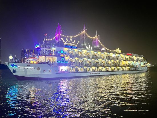 サイゴン川 ディナークルーズ＆ホーチミン夜景めぐり　1日の締めくくりは、夜景のキレイなバーで一杯 ＜現地ガイド（日本語可）＞