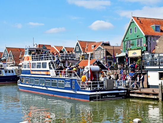 Volendam_AdobeStock_523569475