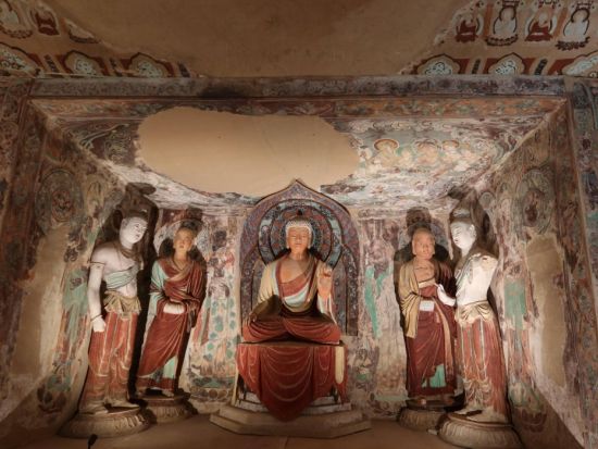 【4/10～11/25限定】中国絶景を巡る敦煌グランピング5泊6日ツアー　チャカ塩湖＋張掖七彩山＋嘉峪関長城＋敦煌莫高窟＋鳴沙山月牙泉＜空港送迎／貸切＞