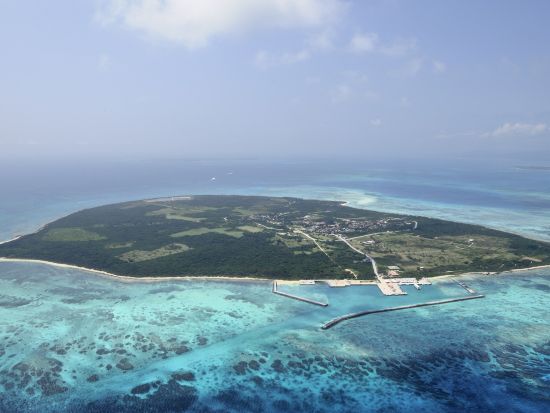 波照間島日帰り観光バスツアー 波照間ブルーの海が広がる最南端の有人島 石垣島からの往復フェリーチケット付＜昼食付／石垣島発＞