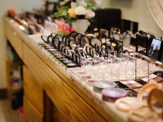 証明写真フォトスタジオ「TIME ON ME STUDIO」ベテランフォトグラファーが過度な補正なしで最も美しい姿の再発見をお手伝い！＜弘大／英語OK＞