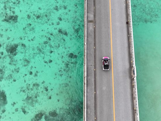 伊良部島・下地島人気スポットセレクトツアー 電気自動車「COMS」で観光地を巡ろう！気になるスポットを自由に選んでLet'sドライブ！＜約3時間／宮古島＞