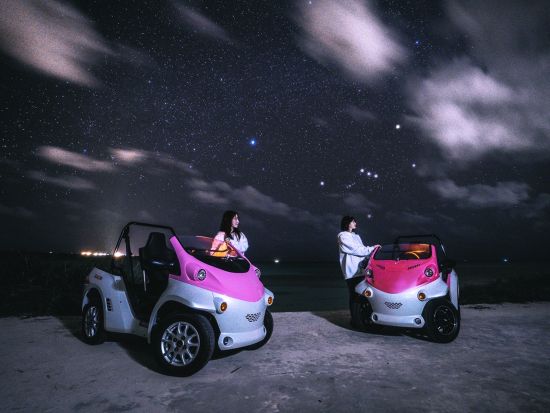 星空ナイトドライブ 電気自動車「COMS」で満点の星空をドライブ！数えきれないほどの綺麗な星を背景に本格記念撮影＜約1時間30分／宮古島＞