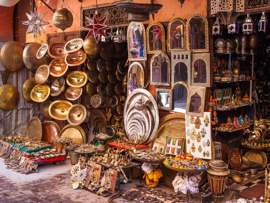 Morocco_Marrakesh_Souq_shutterstock_261426143