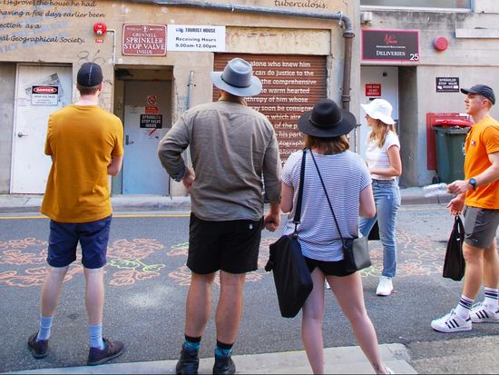 Urban Tours - Burnett Lane