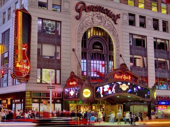 ハードロック・カフェ・ニューヨーク　食事券＆事前予約サービス　音楽とボリュームのある本場アメリカン料理を楽しむ