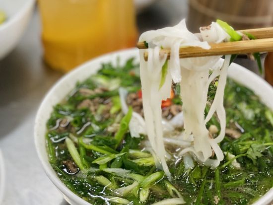 【貸切】ハノイ市内＋バッチャン村観光ツアー　ハノイ大教会＋文廟など定番スポットを巡る　水上人形劇またはソフィテルアフタヌーンティ付プラン有＜フォーティンの昼食＞