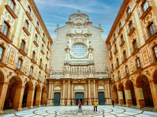 モンセラット半日観光ツアー　快適バス＆登山鉄道でご案内 ＜英語ガイド／バルセロナ発＞