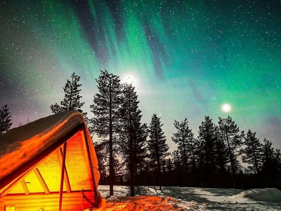 少人数で楽しむ！カメラマン同行 オーロラ鑑賞＆写真撮影ツアー＜8月～4月／英語／送迎あり／ロヴァニエミ発＞