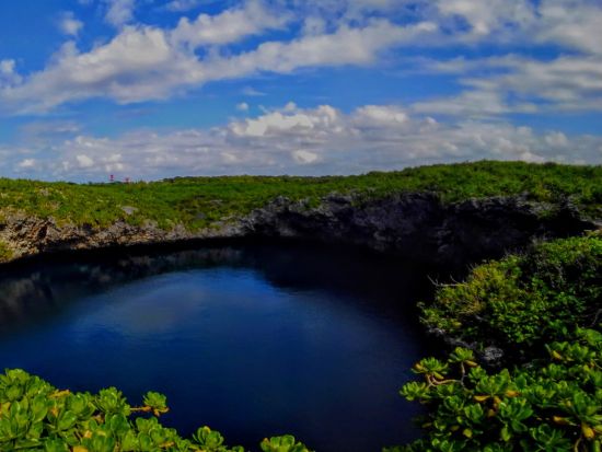輪廻転生の池（鍋底池）シュノーケリングツアー 宮古島のパワースポットを探検しよう！＜11月〜6月催行／宮古島＞