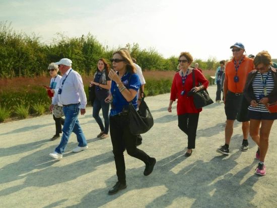 パリ発着 ノルマンディー地方日帰りツアー　上陸作戦ゆかりの地訪問と現地の歴史文化に触れる旅　名産アップルサイダーと楽しむ2コースランチ付＜英語＞