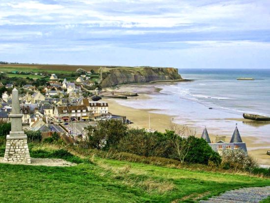 パリ発着 ノルマンディー地方日帰りツアー　上陸作戦ゆかりの地訪問と現地の歴史文化に触れる旅　名産アップルサイダーと楽しむ2コースランチ付＜英語＞