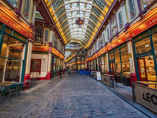 UK_London_Leadenhall Market_pixta_37396751_M