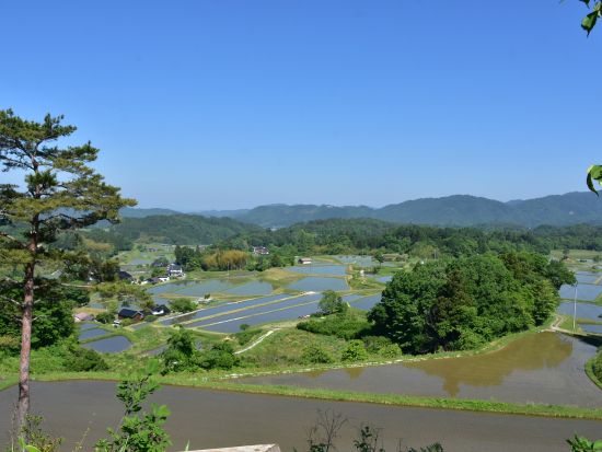 奥出雲たたらツアー 専属ガイドとたたら製鉄の歴史や文化を学ぶ旅 4つのスポットへご案内＜貸切タクシー利用／昼食付／松江駅発着＞