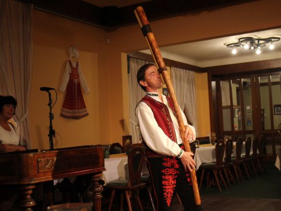 プラハ 伝統音楽ディナーショー　チェコの民族音楽＆ダンス＆食事を楽しむ ＜英語ドライバー／プラハ発＞