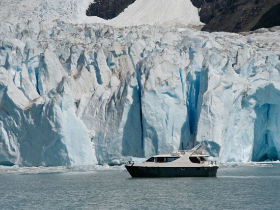 【混載】エル・カラファテ空港 ⇔ エル・カラファテ市内ホテル 送迎サービス＜往復・片道／英語またはスペイン語ドライバー＞