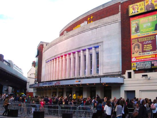 「クイーン」ロンドン終日ウォーキングツアー 伝説のバンドゆかりの地を巡る　映画ロケ地もご案内！＜約8時間／貸切／日本語ガイド＞ by アートローグ