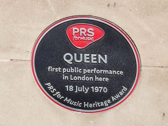 「クイーン」ロンドン半日ウォーキングツアー 伝説のバンドゆかりの地を巡る　映画ロケ地もご案内！＜約4時間／貸切／日本語ガイド＞ by アートローグ