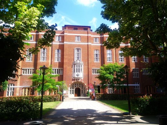 Top4、写真①インペリアルカレッジ