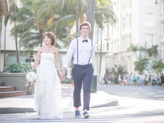 ハワイ　タウンフォト　ワイキキで撮影！日本人スタッフによるヘアメイクが好評 新郎様ヘアセットなど充実のオプション（撮影・衣装・ヘアメイク）